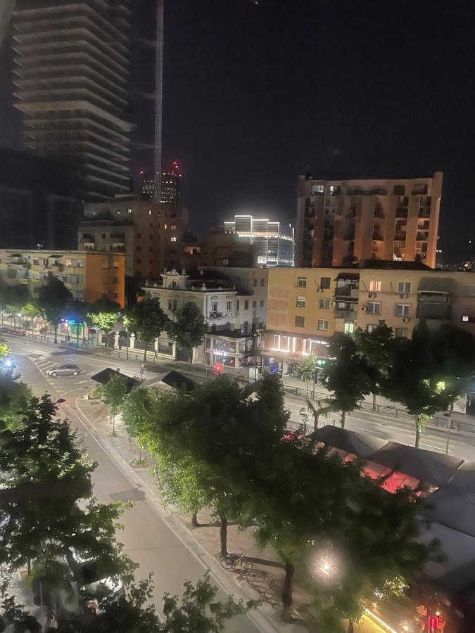 City Center Apartment Kafe Flora Tirana Exterior foto